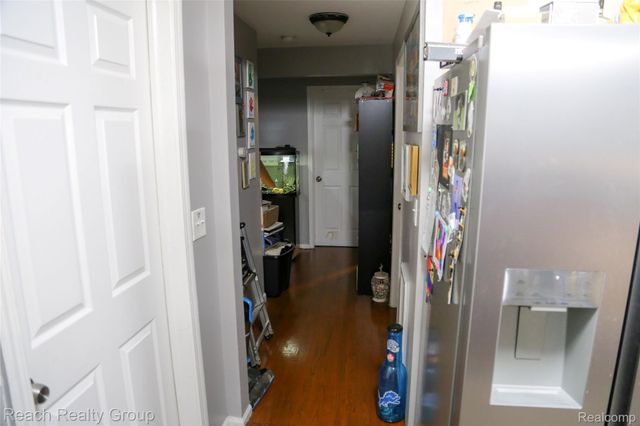 6020 Vivian Street, Taylor, MI 48180