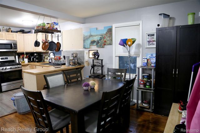 6020 Vivian Street, Taylor, MI 48180