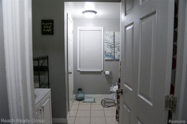 6020 Vivian Street, Taylor, MI 48180