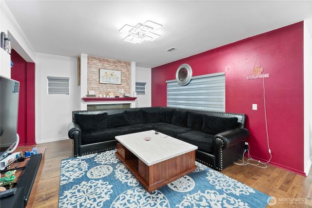 4217 L Place NE, Auburn, WA 98002