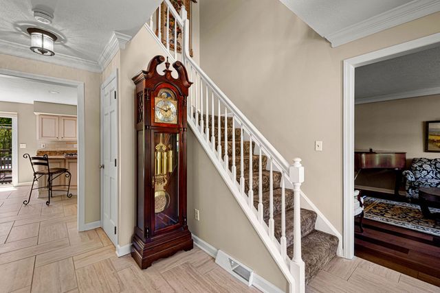 102 Foxwood Drive, Mccandless, PA 15090
