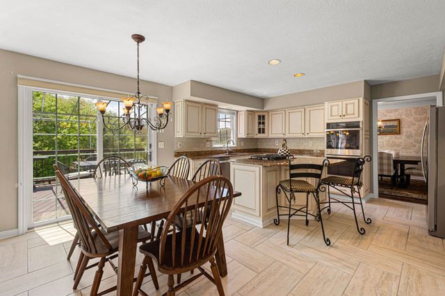 102 Foxwood Drive, Mccandless, PA 15090