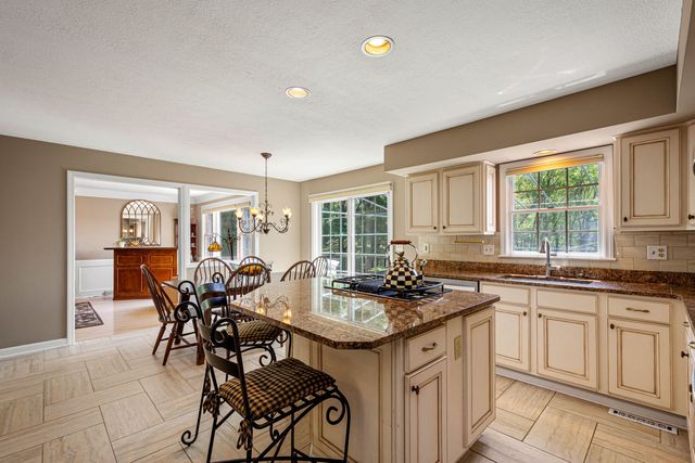 102 Foxwood Drive, Mccandless, PA 15090