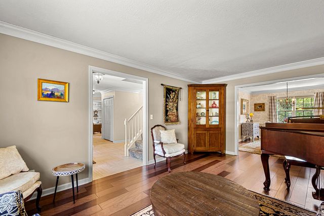 102 Foxwood Drive, Mccandless, PA 15090
