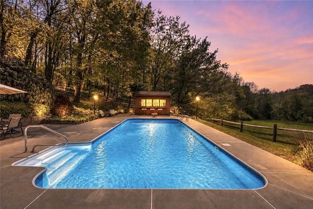 102 Foxwood Drive, Mccandless, PA 15090