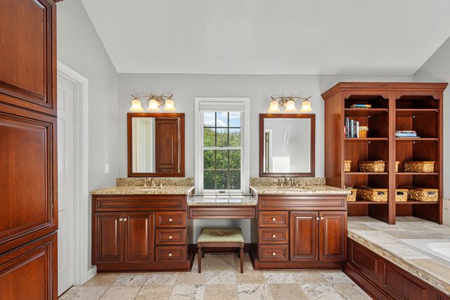 102 Foxwood Drive, Mccandless, PA 15090