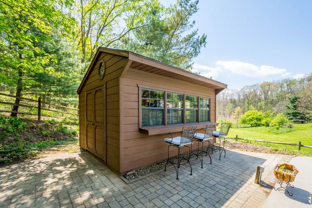102 Foxwood Drive, Mccandless, PA 15090