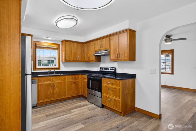 337 E Rio Vista Avenue, Burlington, WA 98233