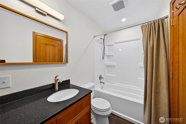 337 E Rio Vista Avenue, Burlington, WA 98233