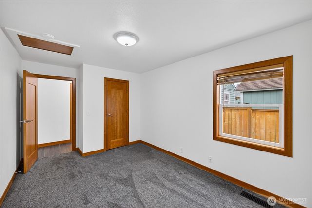 337 E Rio Vista Avenue, Burlington, WA 98233