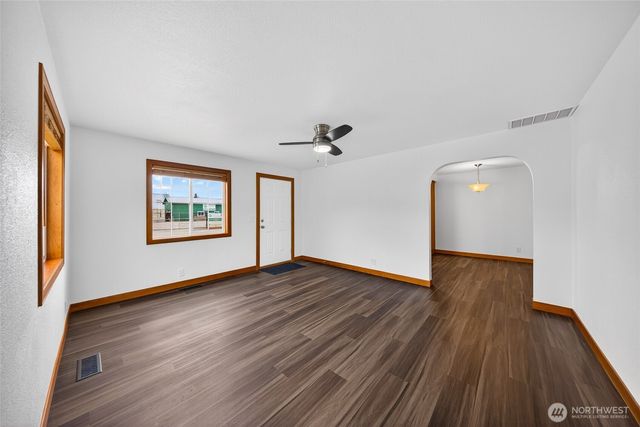 337 E Rio Vista Avenue, Burlington, WA 98233