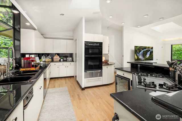 2725 Sahalee Drive W, Sammamish, WA 98074