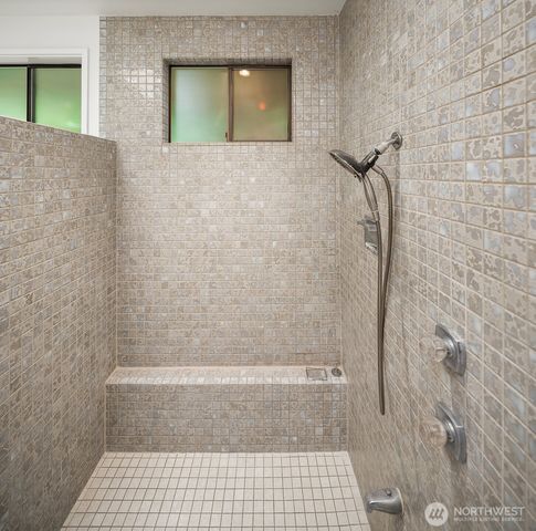 2725 Sahalee Drive W, Sammamish, WA 98074