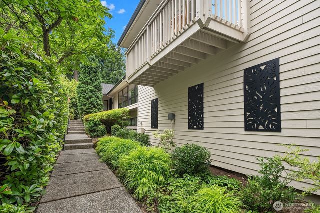 2725 Sahalee Drive W, Sammamish, WA 98074