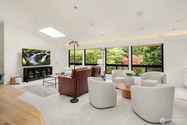 2725 Sahalee Drive W, Sammamish, WA 98074