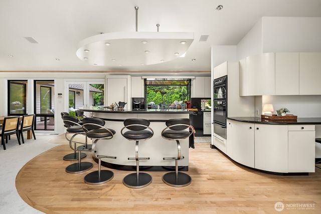 2725 Sahalee Drive W, Sammamish, WA 98074