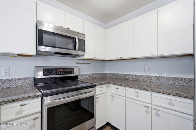 6211 Wrightsville Avenue Apt 102, Wilmington, NC 28403