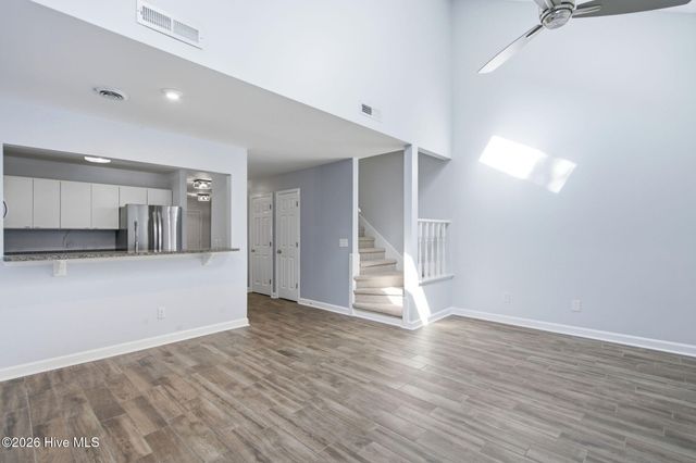 6211 Wrightsville Avenue Apt 102, Wilmington, NC 28403
