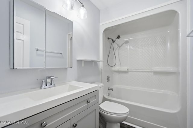 6211 Wrightsville Avenue Apt 102, Wilmington, NC 28403