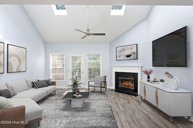 6211 Wrightsville Avenue Apt 102, Wilmington, NC 28403