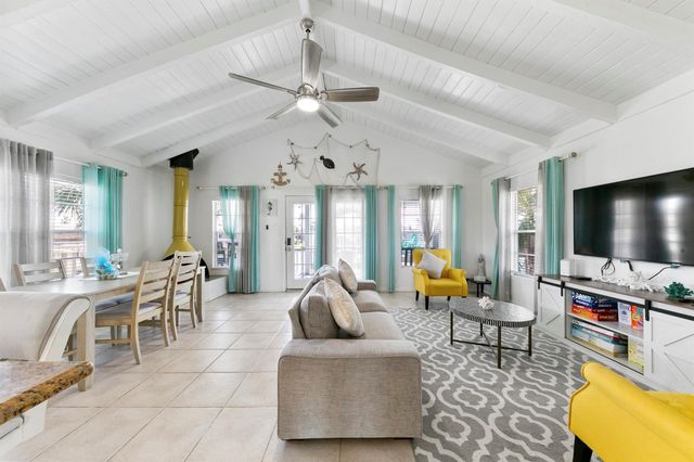 16607 Jamaica Cove Road, Jamaica Beach, TX 77554