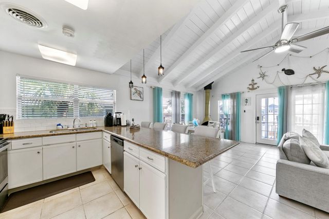 16607 Jamaica Cove Road, Jamaica Beach, TX 77554