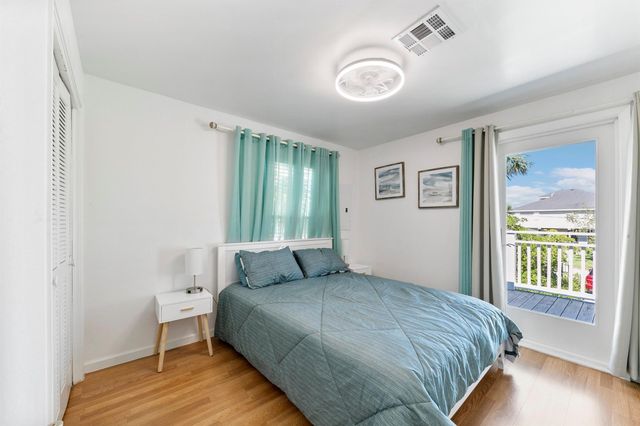 16607 Jamaica Cove Road, Jamaica Beach, TX 77554