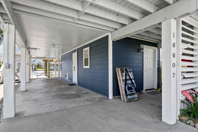 16607 Jamaica Cove Road, Jamaica Beach, TX 77554