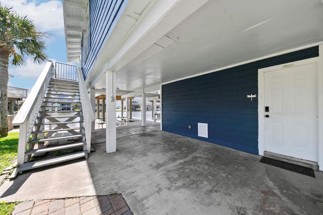 16607 Jamaica Cove Road, Jamaica Beach, TX 77554