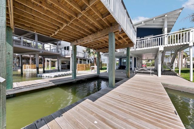 16607 Jamaica Cove Road, Jamaica Beach, TX 77554