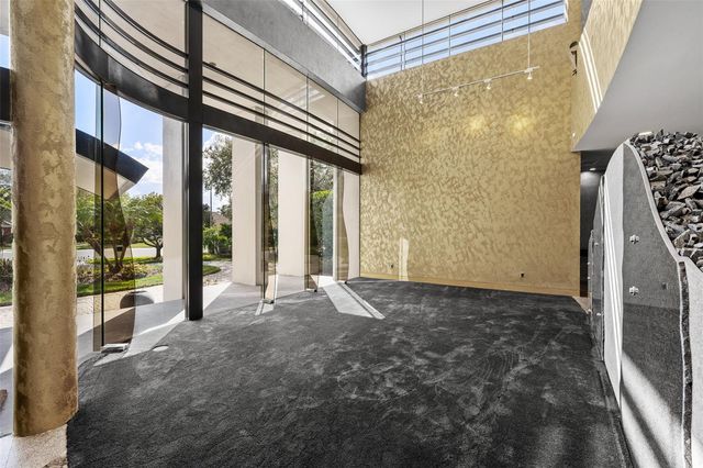 18713 PEPPER PIKE, Lutz, FL 33558