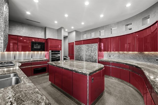 18713 PEPPER PIKE, Lutz, FL 33558