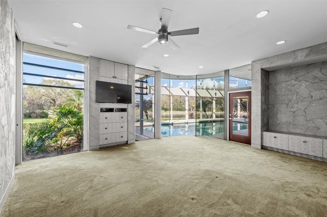 18713 PEPPER PIKE, Lutz, FL 33558