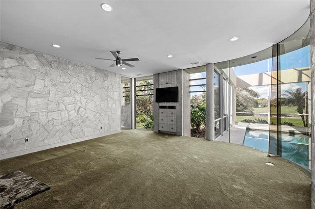 18713 PEPPER PIKE, Lutz, FL 33558