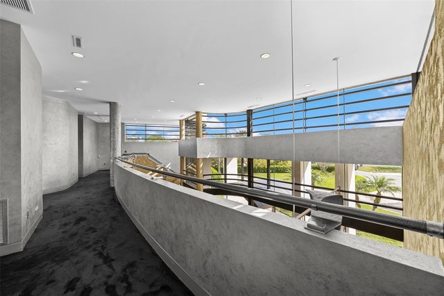 18713 PEPPER PIKE, Lutz, FL 33558