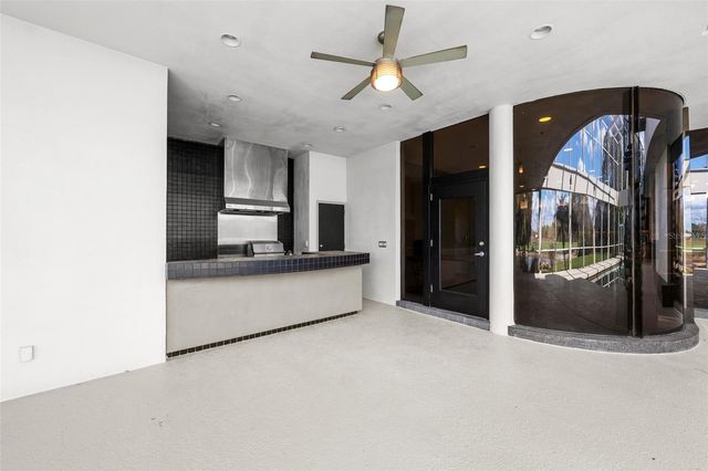 18713 PEPPER PIKE, Lutz, FL 33558