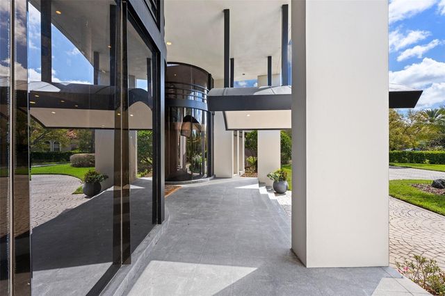 18713 PEPPER PIKE, Lutz, FL 33558