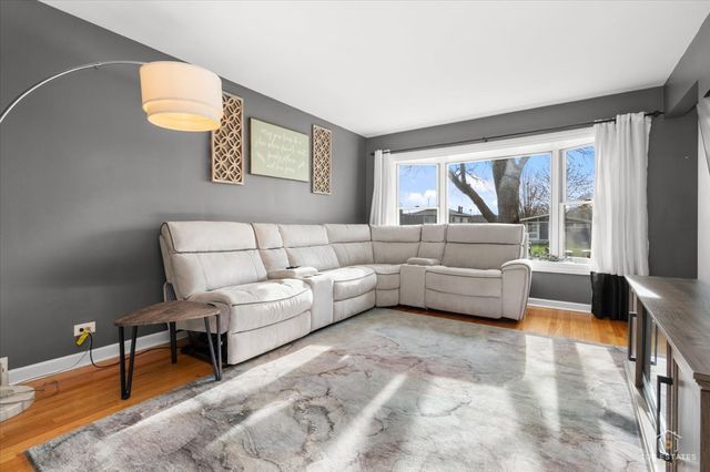 1337 Degener Avenue, Elmhurst, IL 60126
