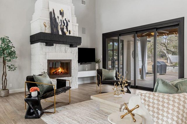 4018 Bee Creek RD, Spicewood, TX 78669