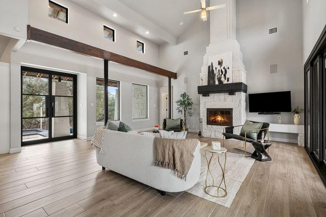 4018 Bee Creek RD, Spicewood, TX 78669