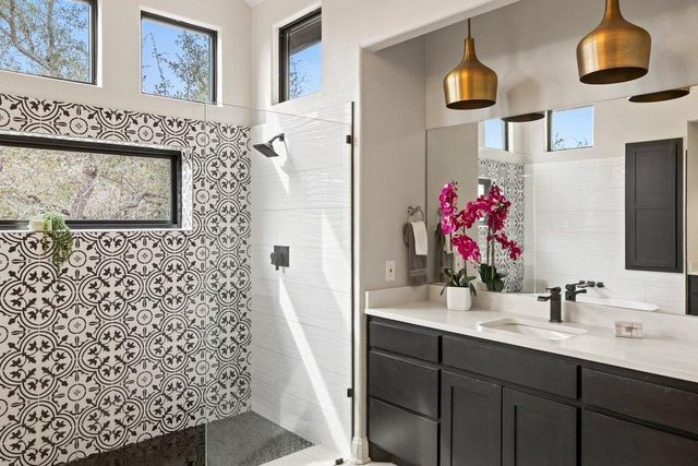 4018 Bee Creek RD, Spicewood, TX 78669