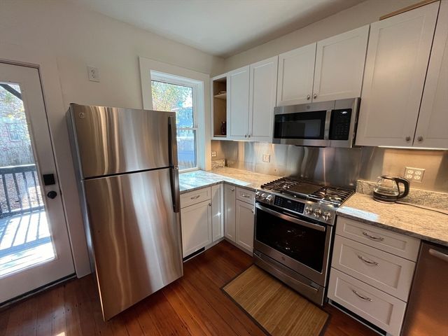 334 Hurley 1, Cambridge, MA 02141