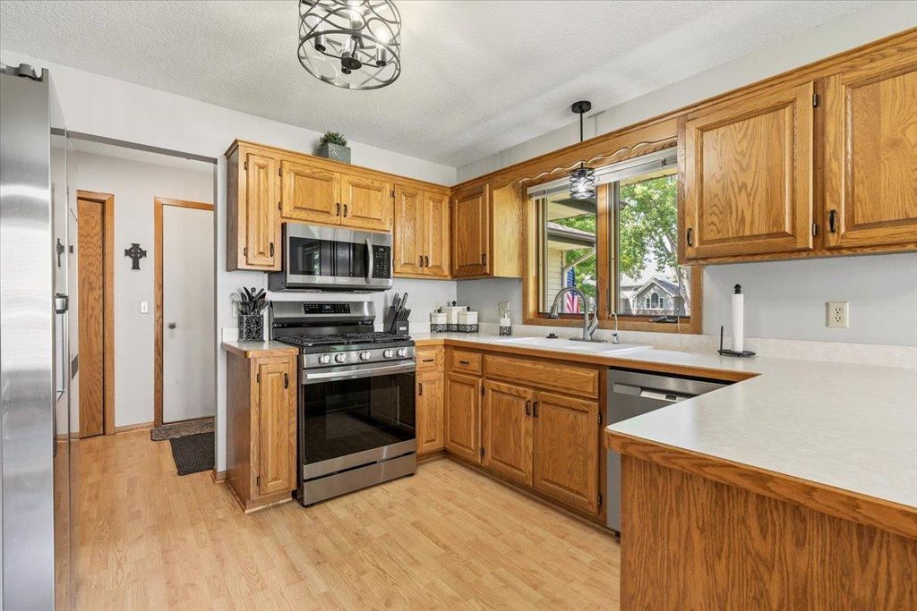 1309 Fremont Court, Burnsville, MN 55306 — photo 2