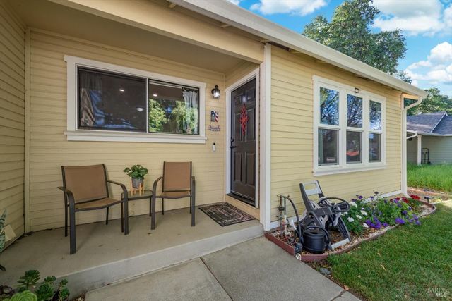 427 Temple Dr, Vacaville, CA 95687