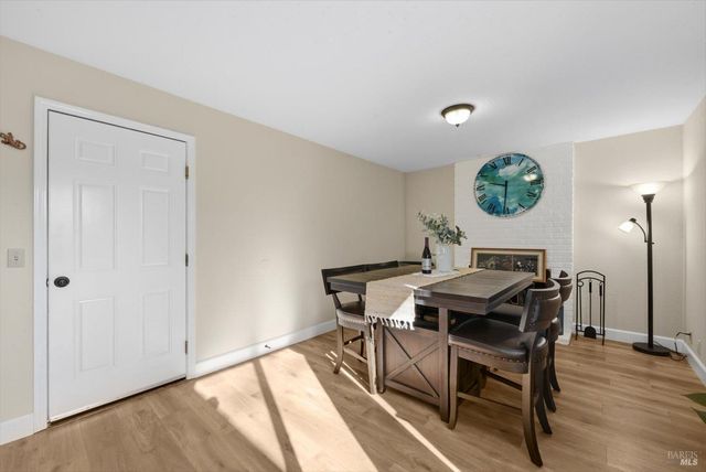 427 Temple Dr, Vacaville, CA 95687