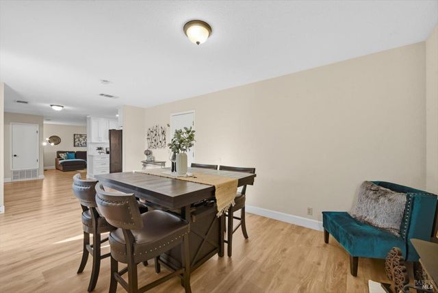 427 Temple Dr, Vacaville, CA 95687