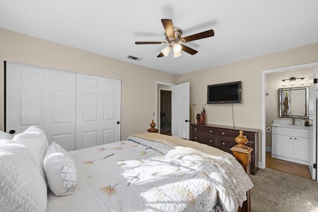 427 Temple Dr, Vacaville, CA 95687