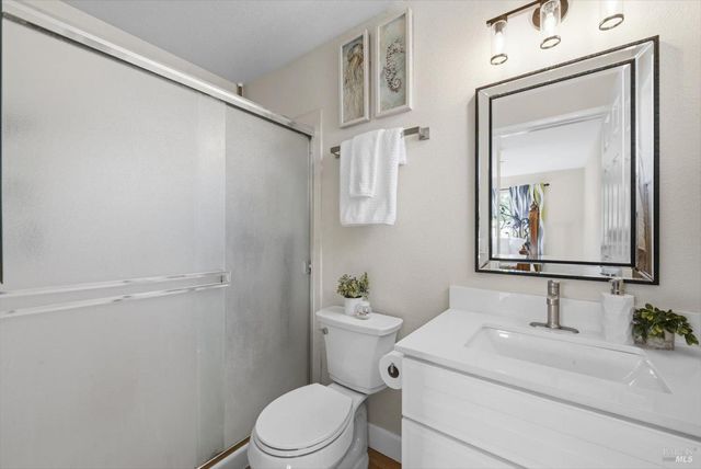 427 Temple Dr, Vacaville, CA 95687