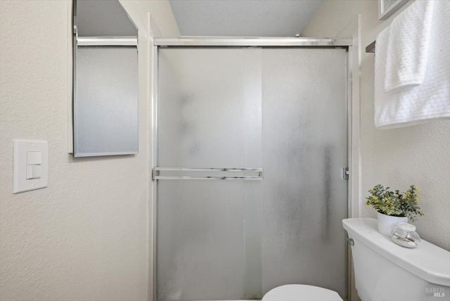 427 Temple Dr, Vacaville, CA 95687