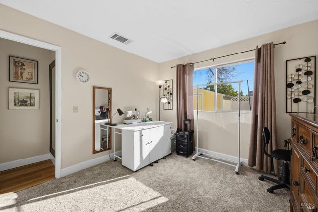 427 Temple Dr, Vacaville, CA 95687